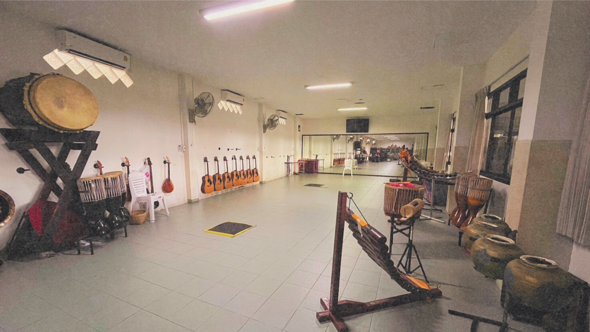 ห้องเรียน ดนตรี นาฏศิลป์